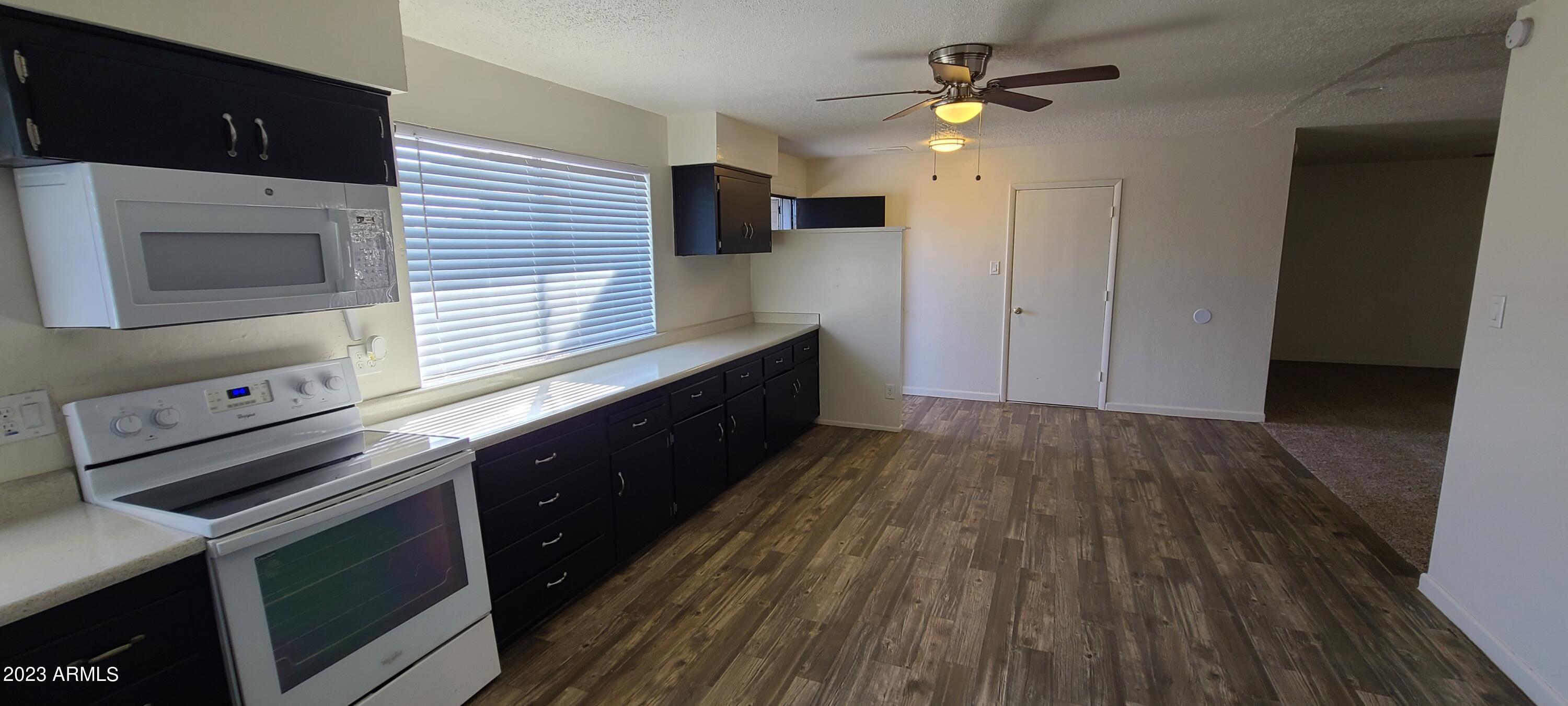 6114 West Cheery Lynn Road Phoenix, AZ 85033 - Photo 5 of 19 20221223_135900