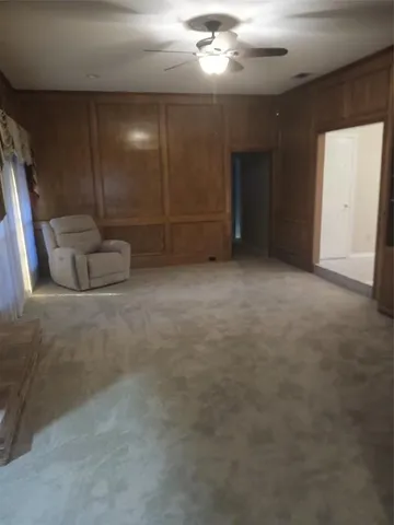 a bathroom with bathtub