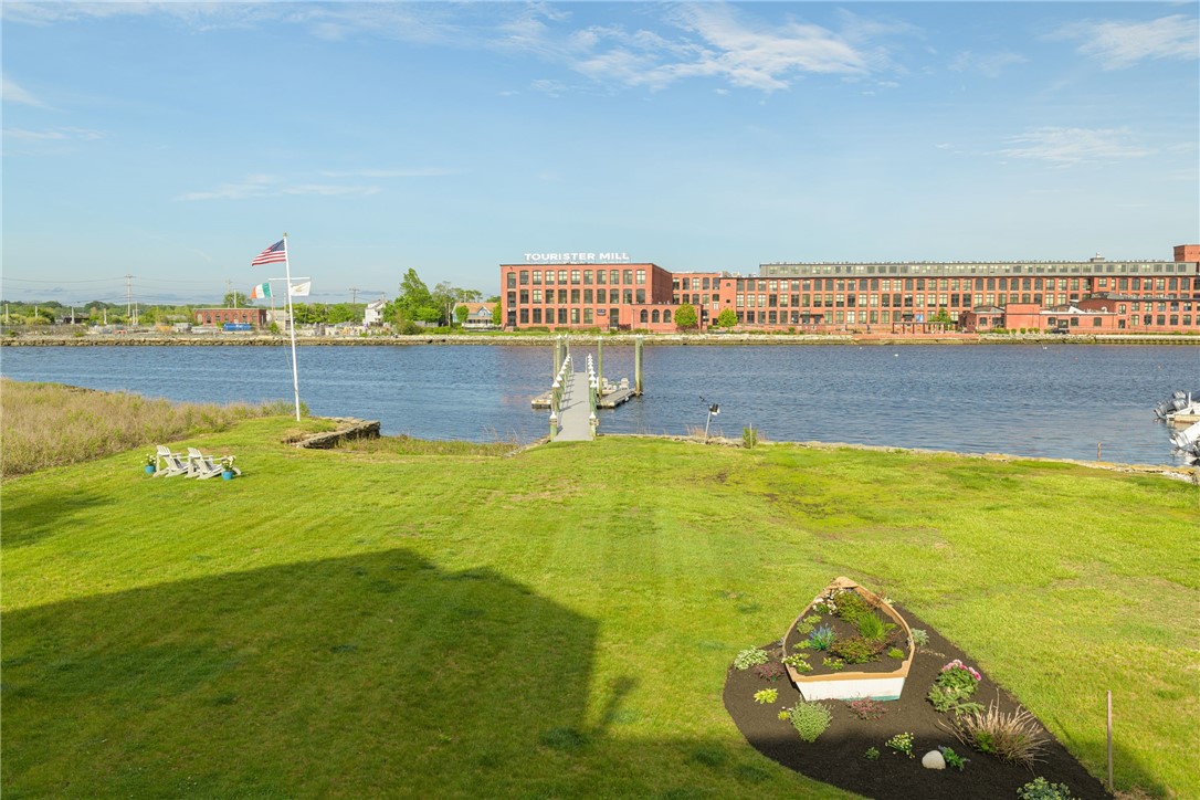 22 Tyler Point Road Barrington, RI 02806 - Photo 12 of 40