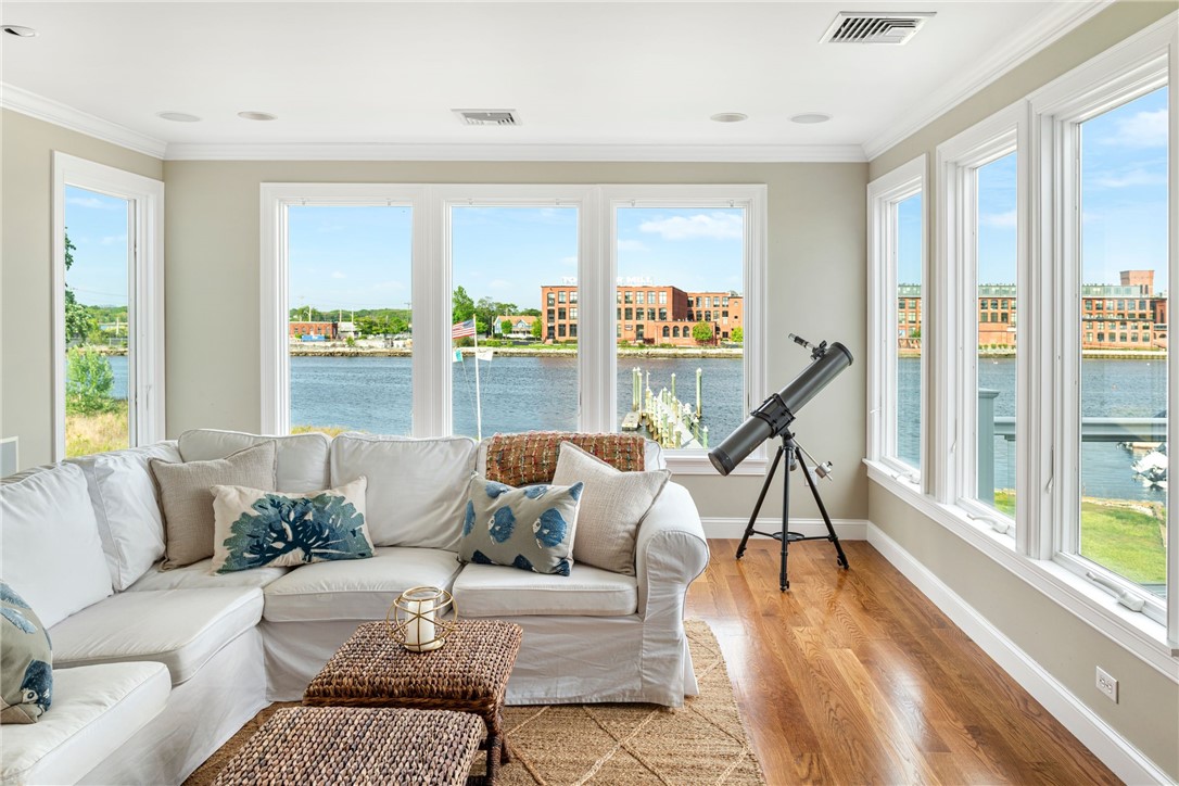 22 Tyler Point Road Barrington, RI 02806 - Photo 31 of 40