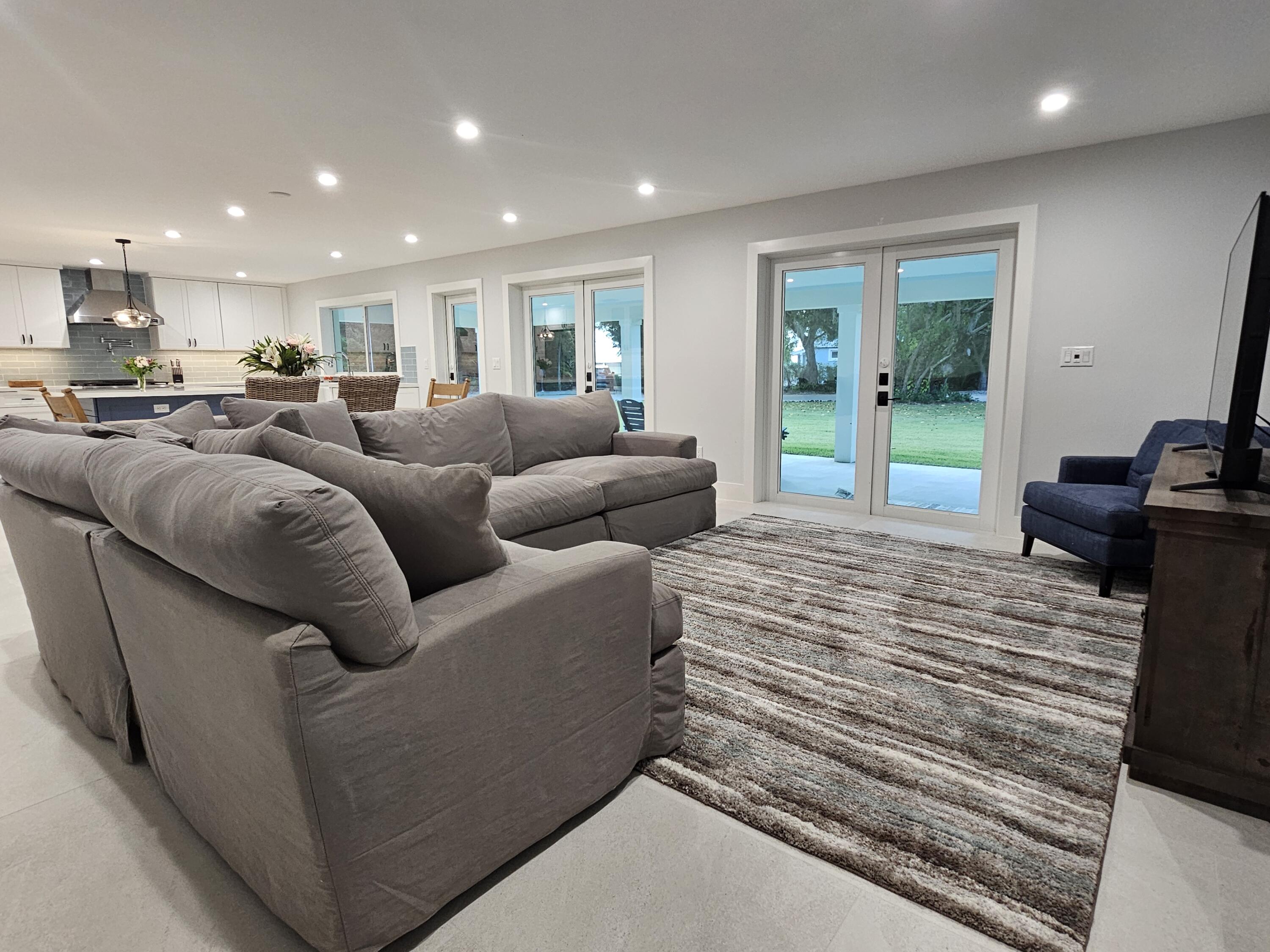 41 Sunset Road Key Largo, FL 33037 - Photo 25 of 61 Living room