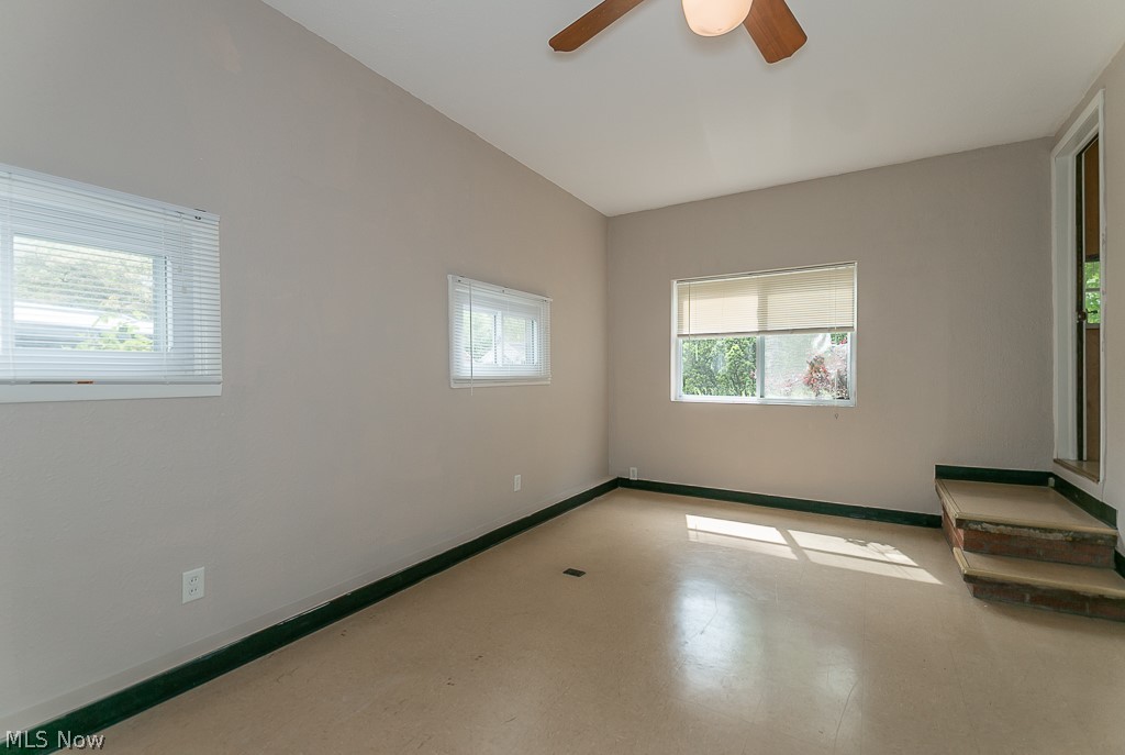 569 Bishop Road Cleveland, OH 44143 - Photo 21 of 26