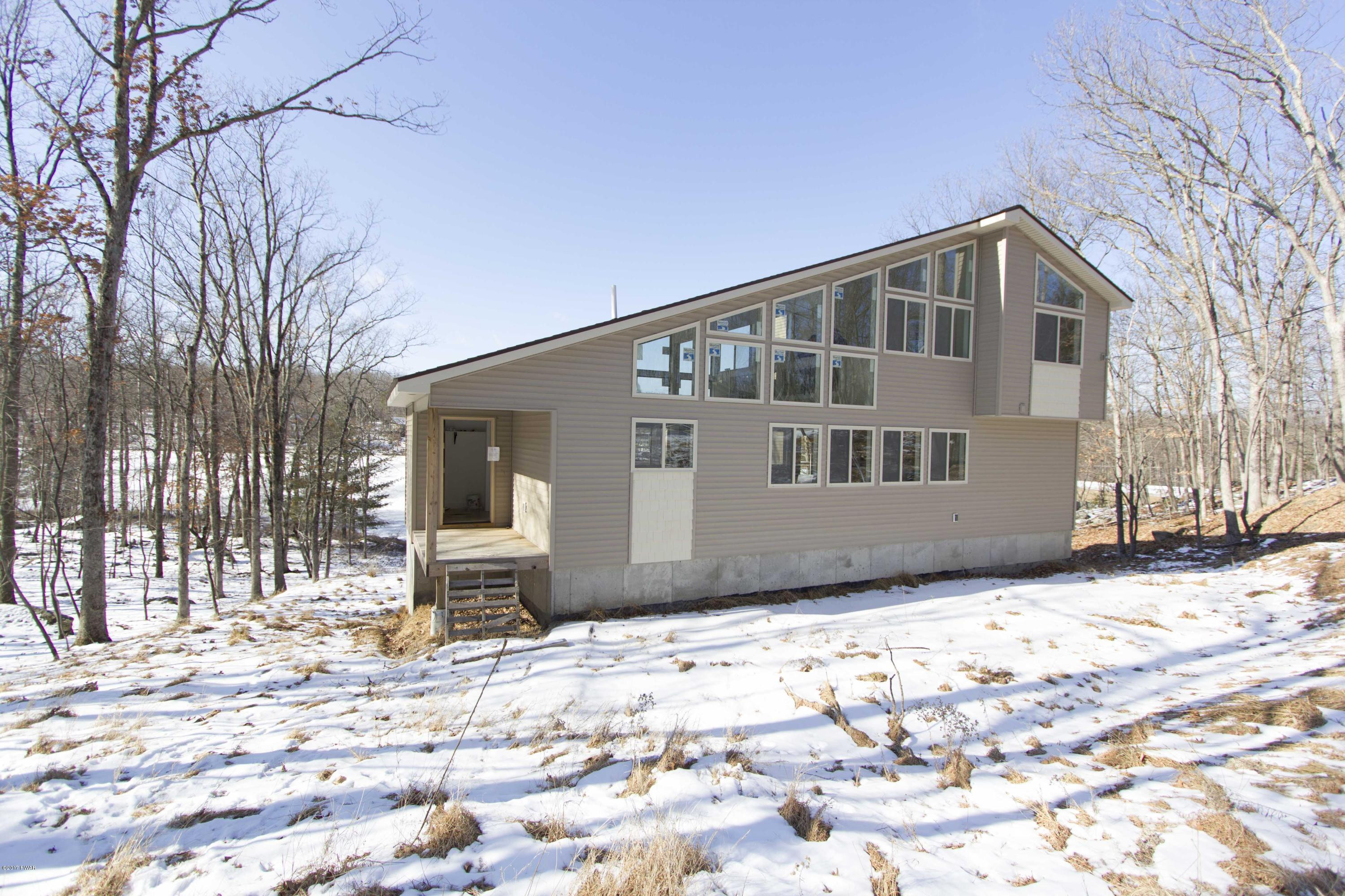 7 Rabbit Run Milford, PA 18337 - Photo 3 of 19