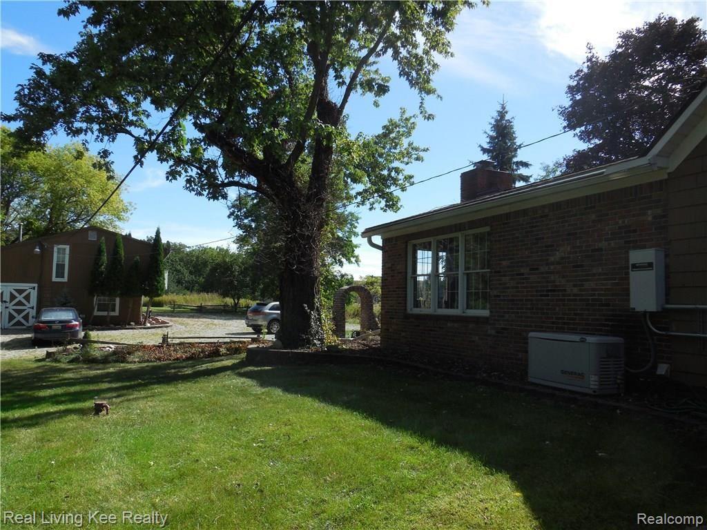 1590 Washington Road Rochester, MI 48306 - Photo 4 of 36 DSCN1569.JPG