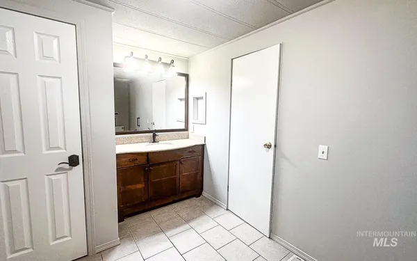 $94,900 | 1200 Artesian Road, Eagle, ID 83616