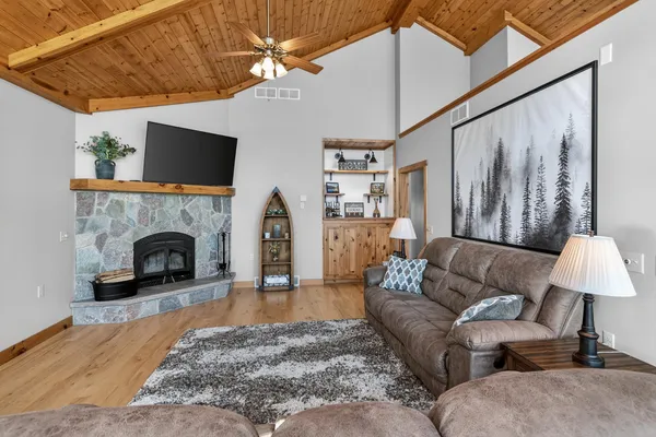 $1,075,000 | W11323 County Road V, Lodi, WI 53555