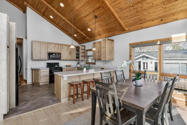 $1,075,000 | W11323 County Road V, Lodi, WI 53555