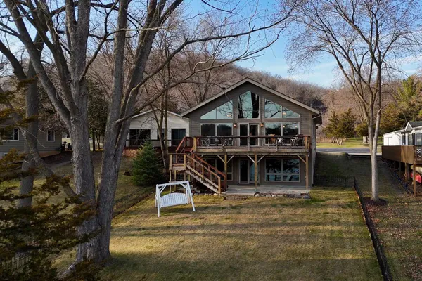 $1,075,000 | W11323 County Road V, Lodi, WI 53555