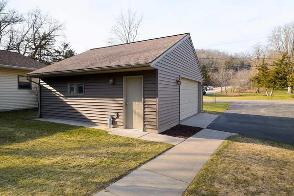 $1,075,000 | W11323 County Road V, Lodi, WI 53555