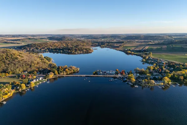 $1,075,000 | W11323 County Road V, Lodi, WI 53555