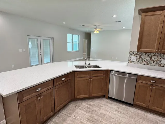 a view of backyard with garden