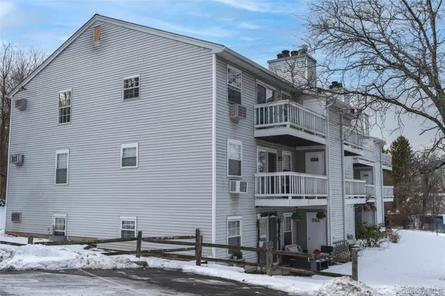 $279,000 | 8 Lexington Hills Road, Unit 5, Harriman, NY 10926