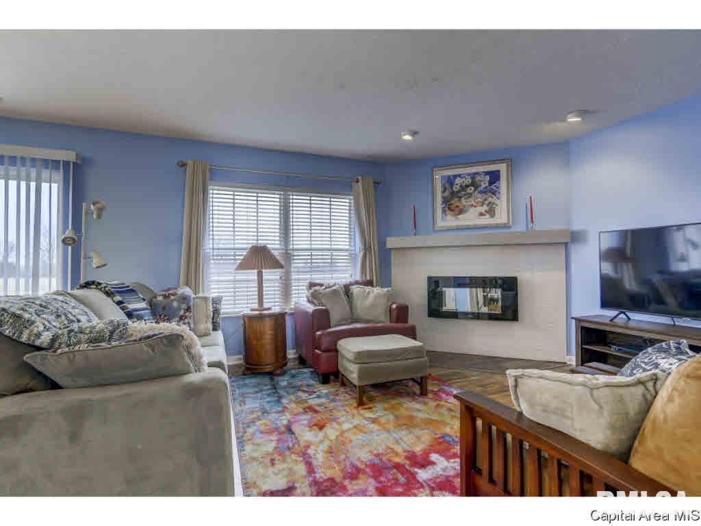920 Fraase Road New Berlin, IL 62670 - Photo 2 of 34 Gallery Image 2