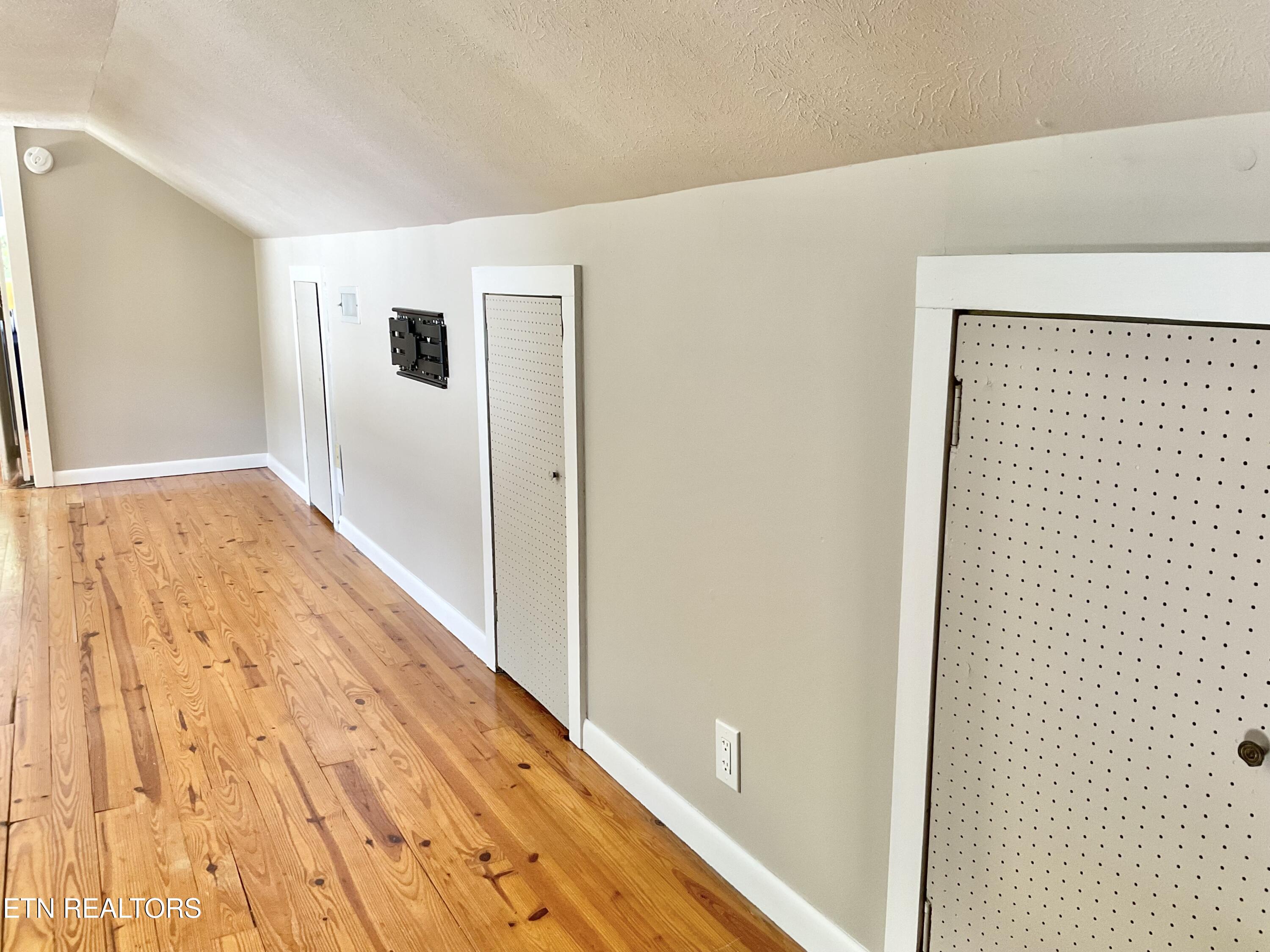 328 Ridgeview Drive Clinton, TN 37716 - Photo 23 of 45 Lots of storage space