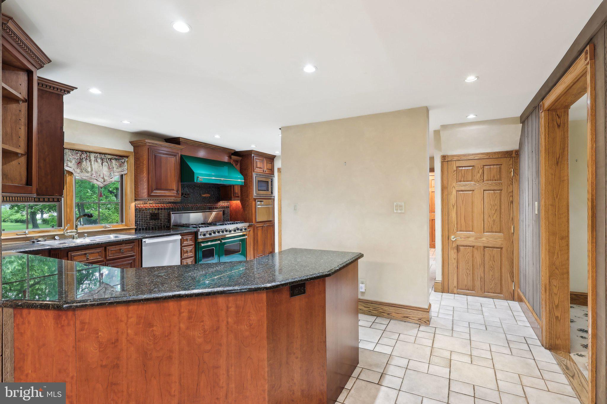 2619 New Falls Road Bristol, PA 19007 - Photo 4 of 69 Kitchen
