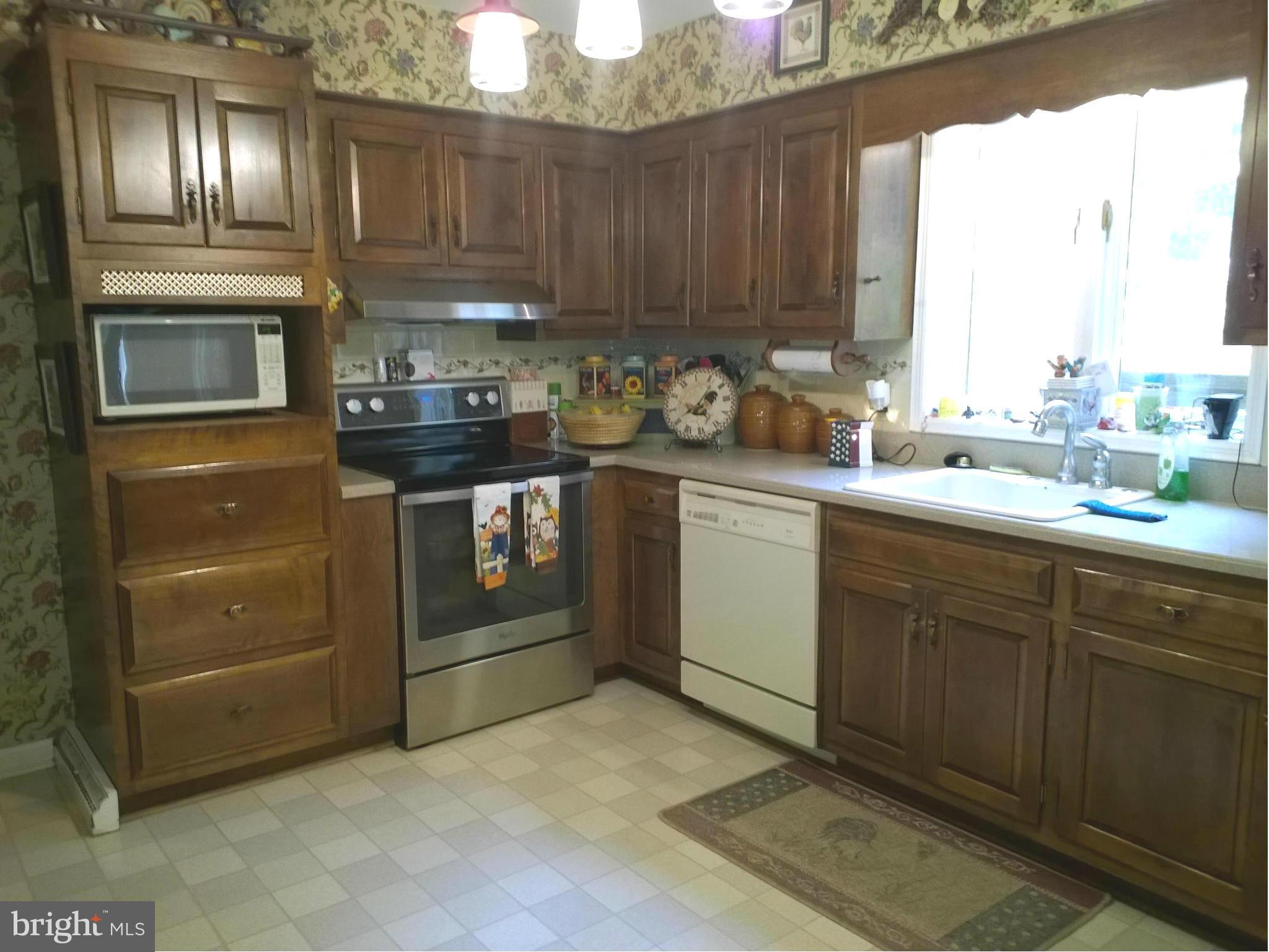 2011 Hughes Shop Road Westminster, MD 21158 - Photo 10 of 27 Kitchen