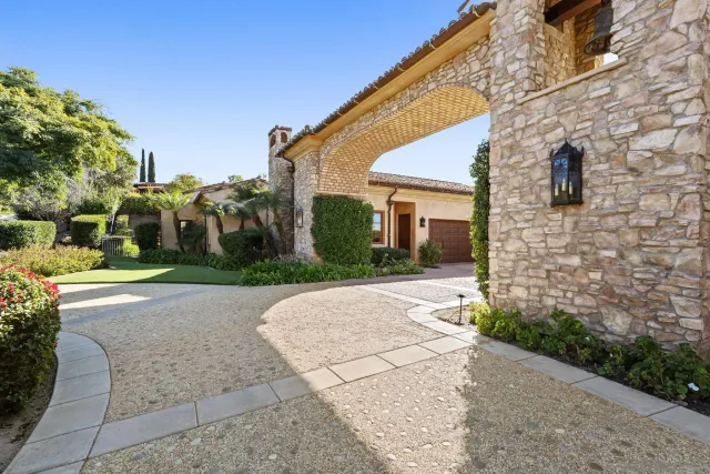 $7,999,000 | 18486 Via Candela, Rancho Santa Fe, CA 92091