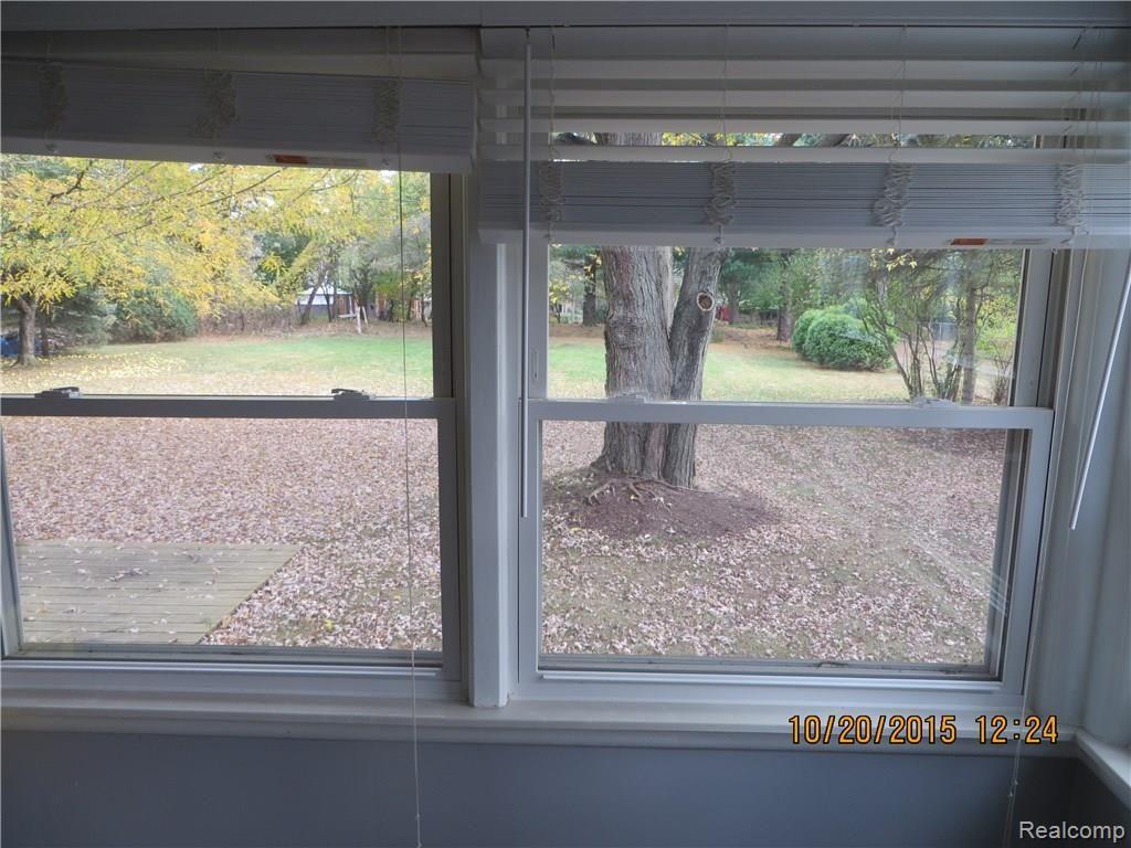 110 Texas Avenue Rochester, MI 48309 - Photo 8 of 20 WOW! The Views from the breakfast room! Enjoy the start of your day!!