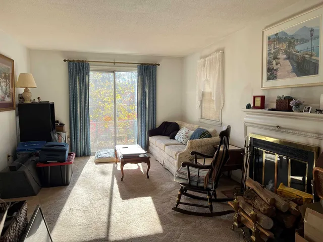 $495,000 | 19 Dunloggin Road, Nashua, NH 03063