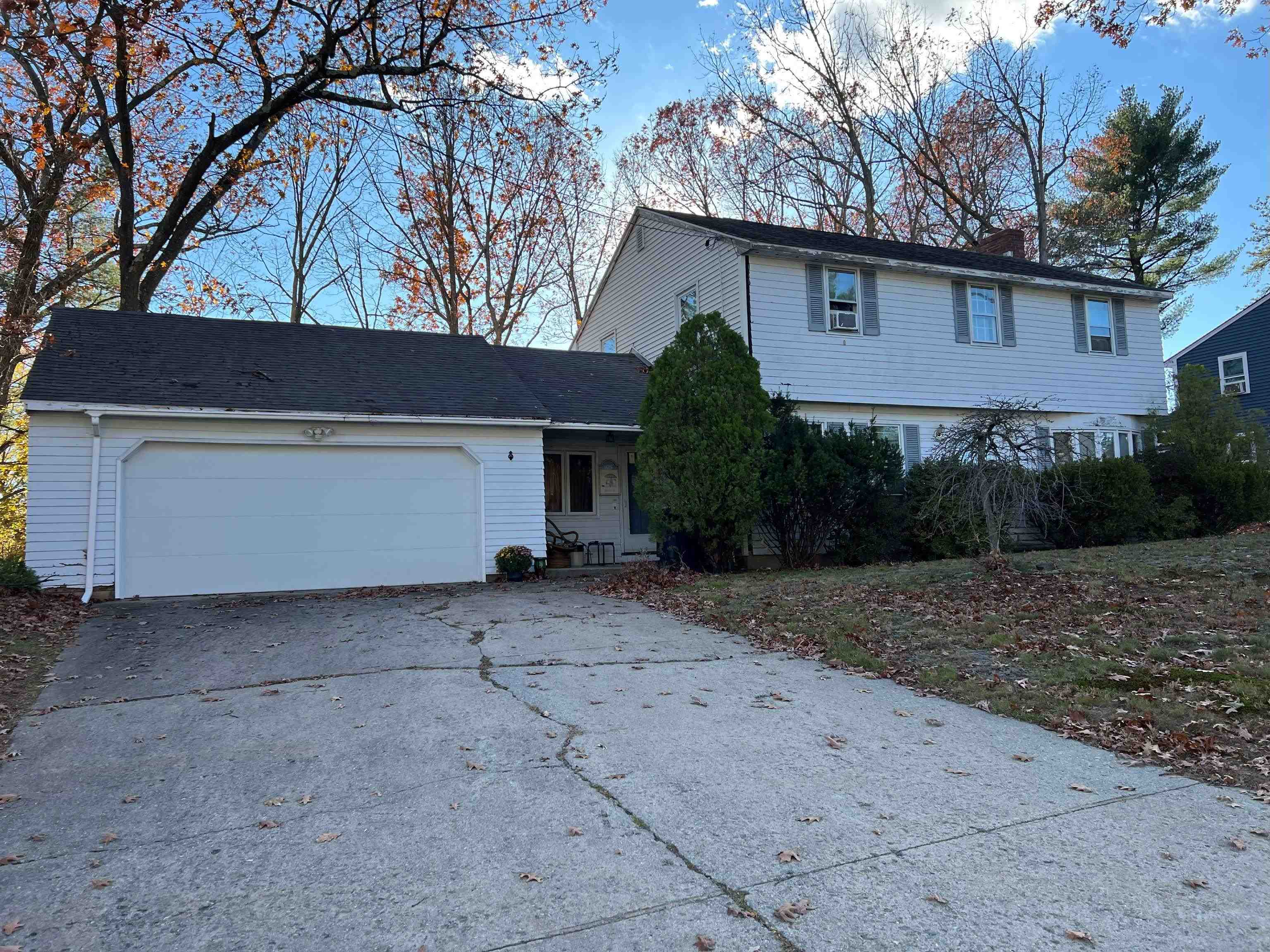 19 Dunloggin Road Nashua, NH 03063 - Photo 2 of 19