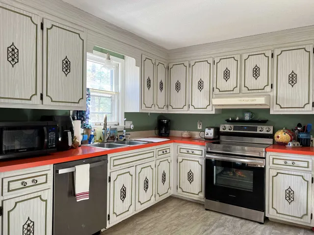 $495,000 | 19 Dunloggin Road, Nashua, NH 03063