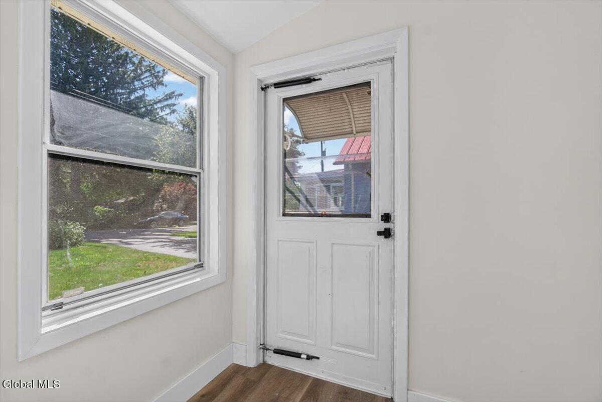 32 Dorlyn Road Colonie, NY 12205 - Photo 7 of 34 01-DSC07009