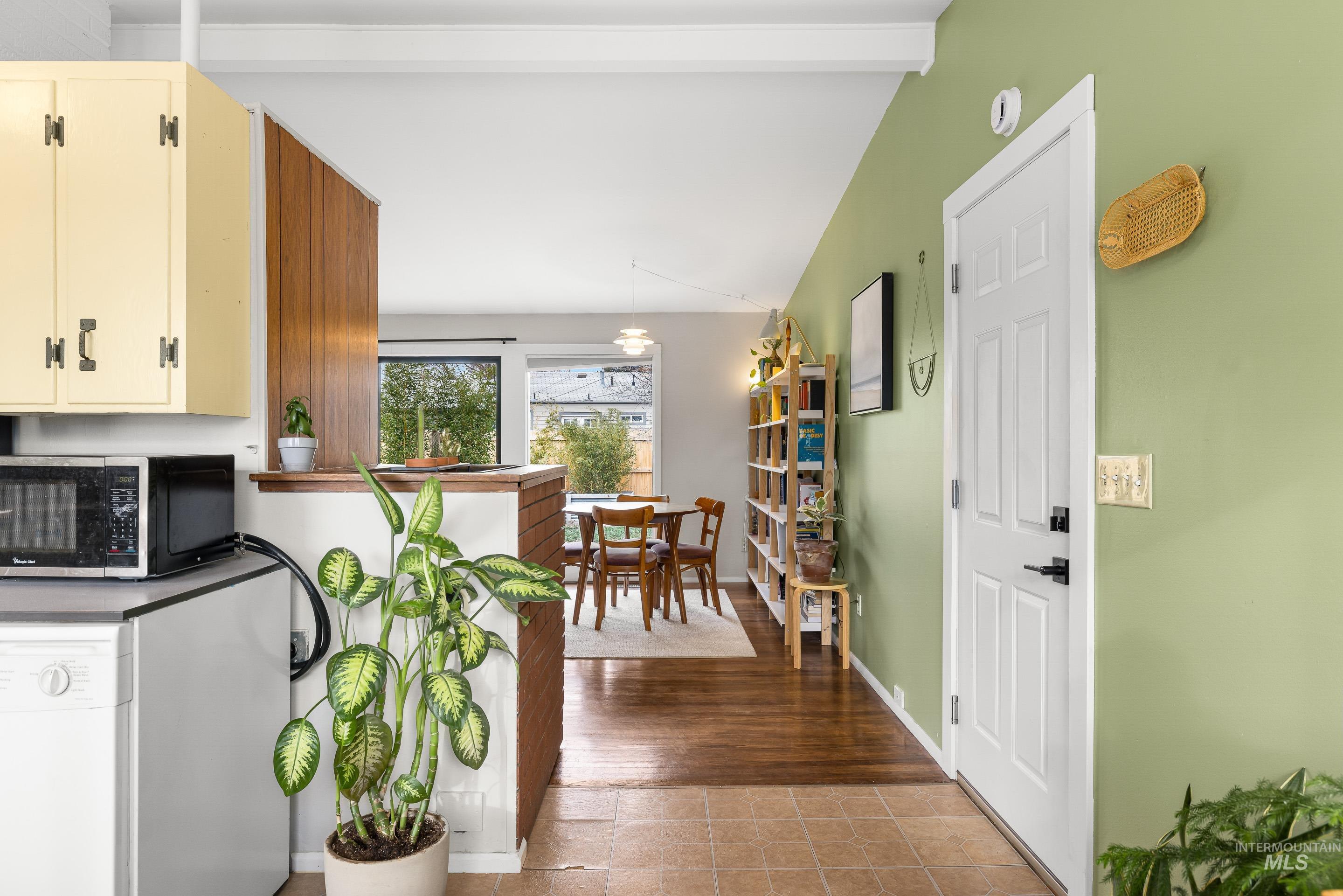 2824 West Kathryn Street Boise, ID 83705 - Photo 19 of 40 Corridor featuring baseboards