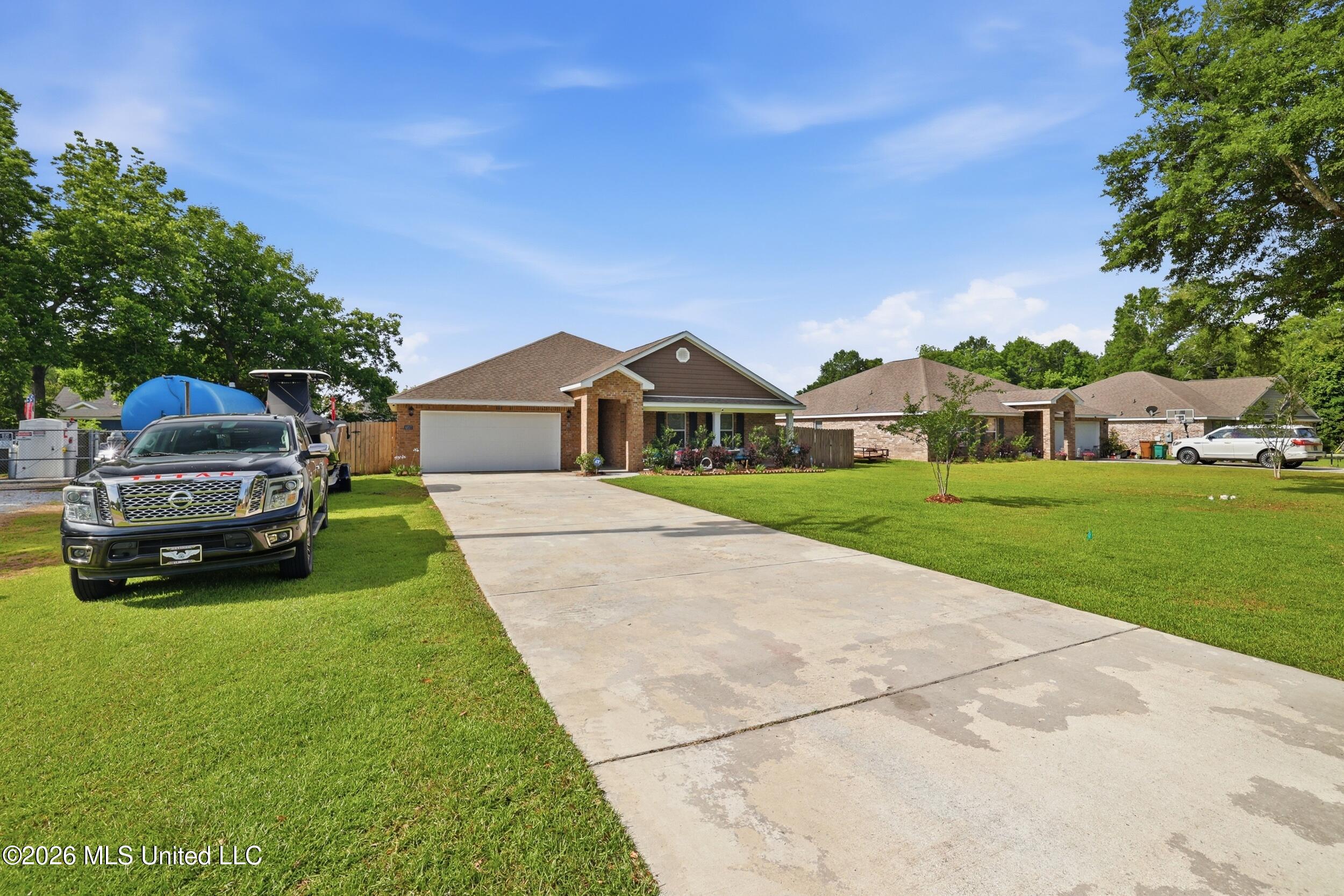 8257 Curry Road Biloxi, MS 39532 - Photo 4 of 49 R6__1136