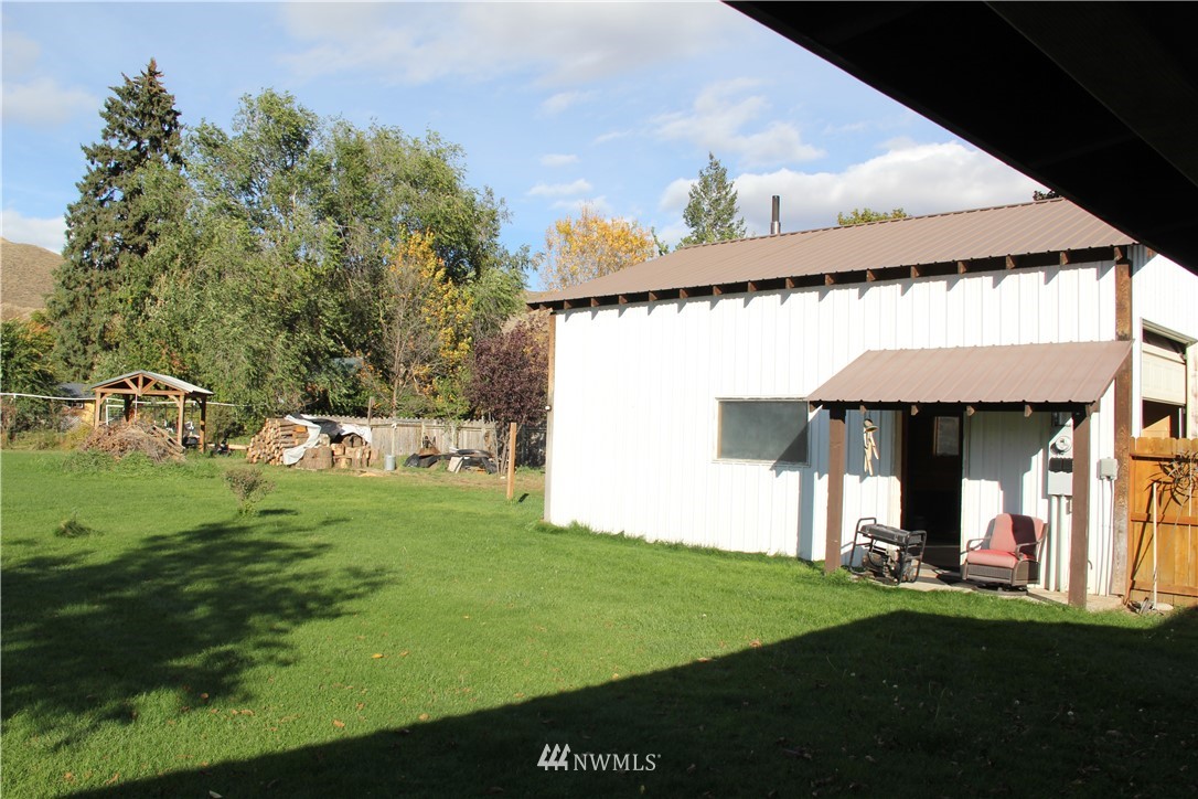 1008 Riverside Avenue Twisp, WA 98856 - Photo 9 of 22