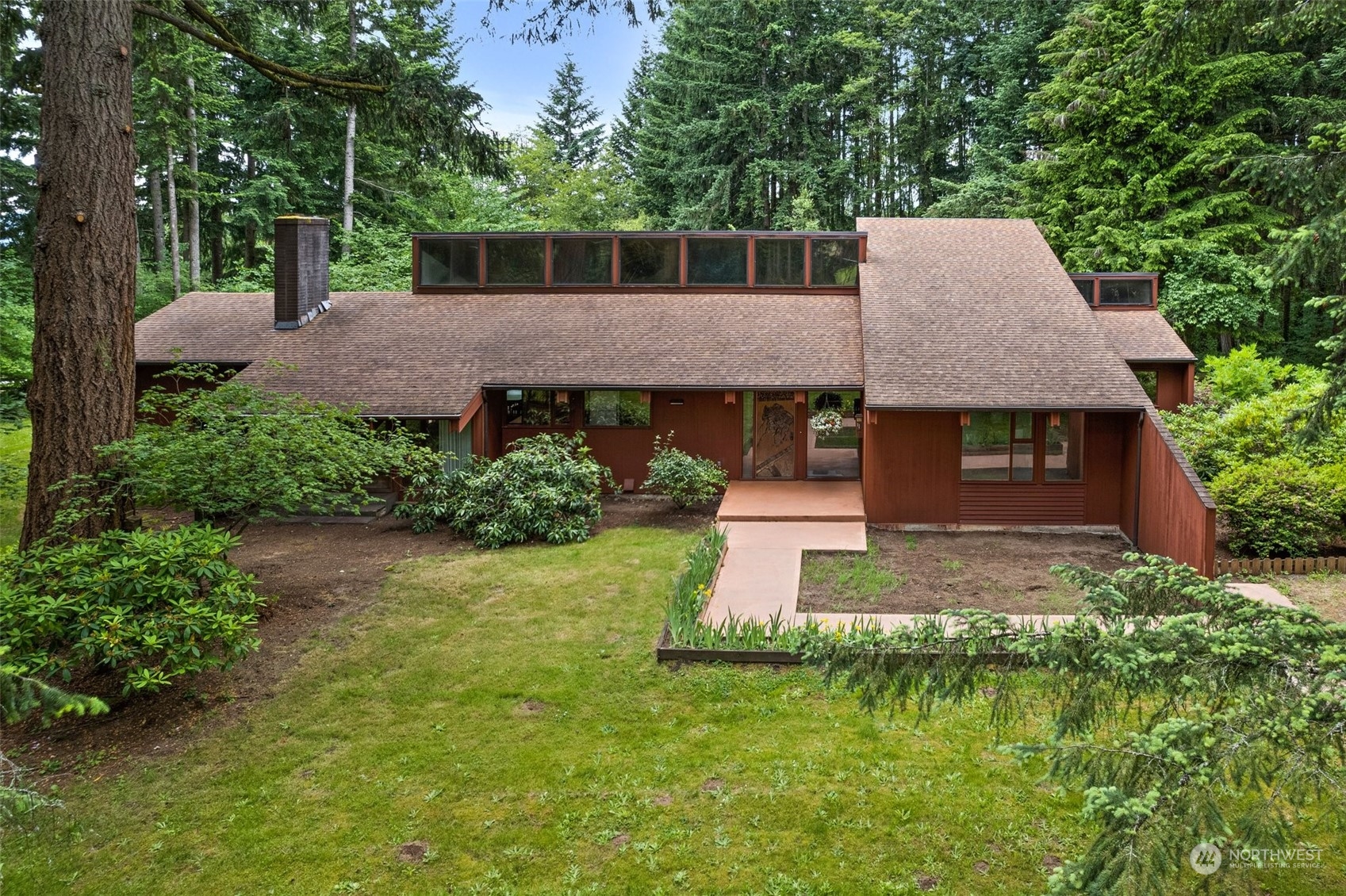 289 Kennicott Road Chehalis, WA 98532 - Photo 1 of 40 a front view of a house with a yard and trees