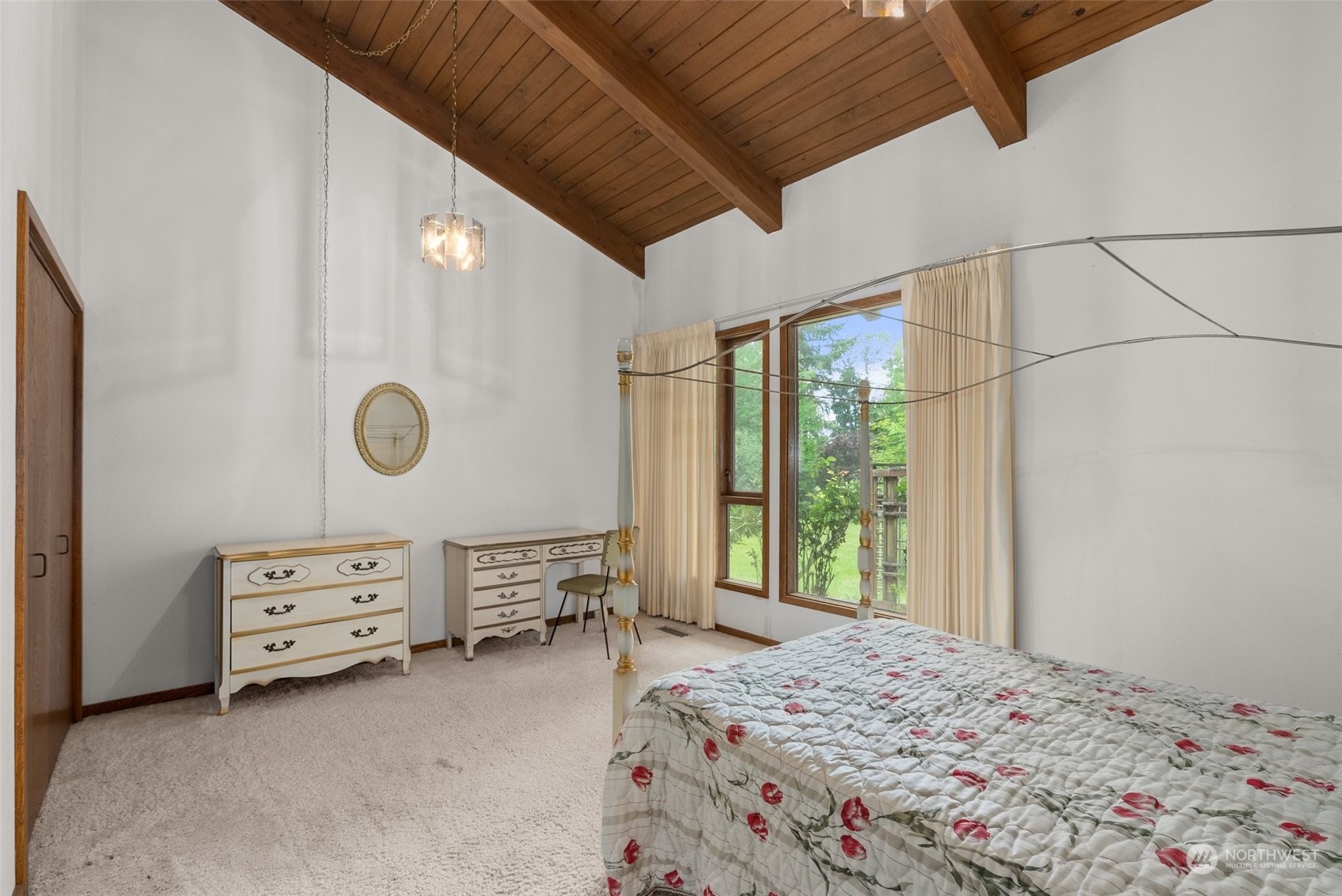 289 Kennicott Road Chehalis, WA 98532 - Photo 20 of 40 a bedroom with a bed dresser and a window