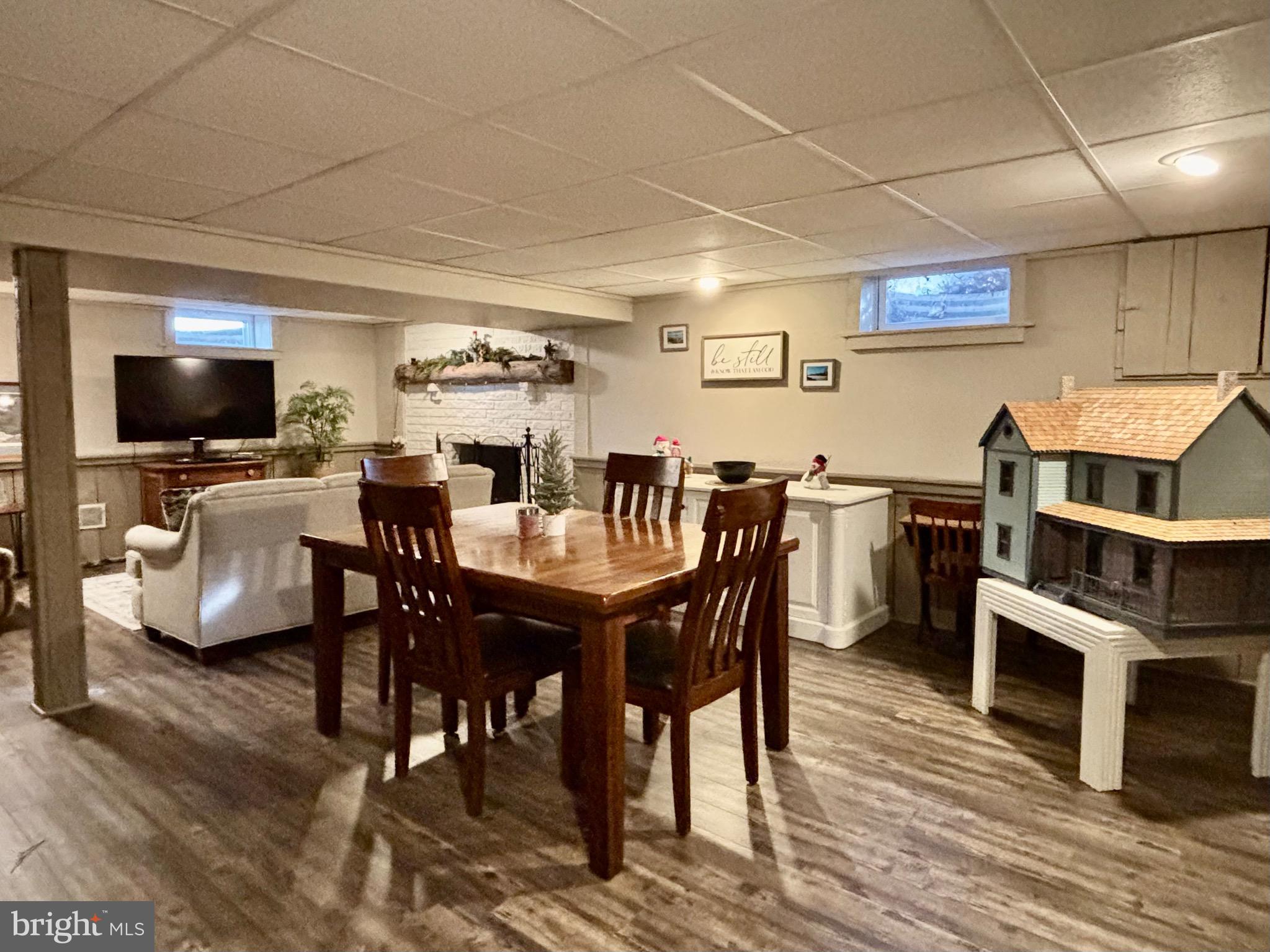 237 Skylark Road Lititz, PA 17543 - Photo 23 of 30 Family Room