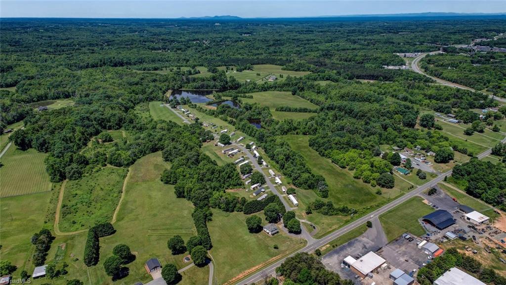 115 Washburn Lake Road Reidsville, NC 27320 - Photo 5 of 36