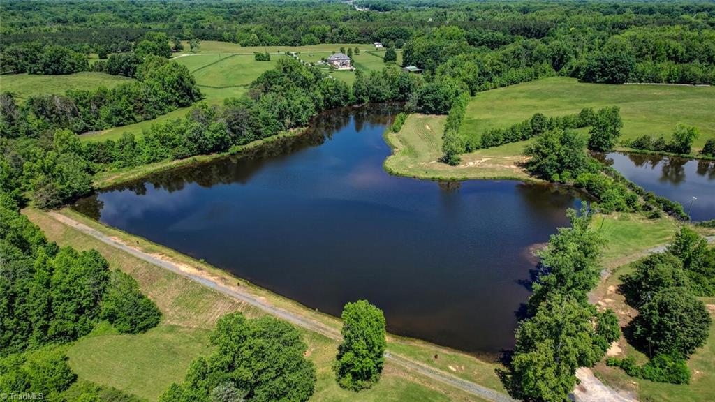 115 Washburn Lake Road Reidsville, NC 27320 - Photo 8 of 36