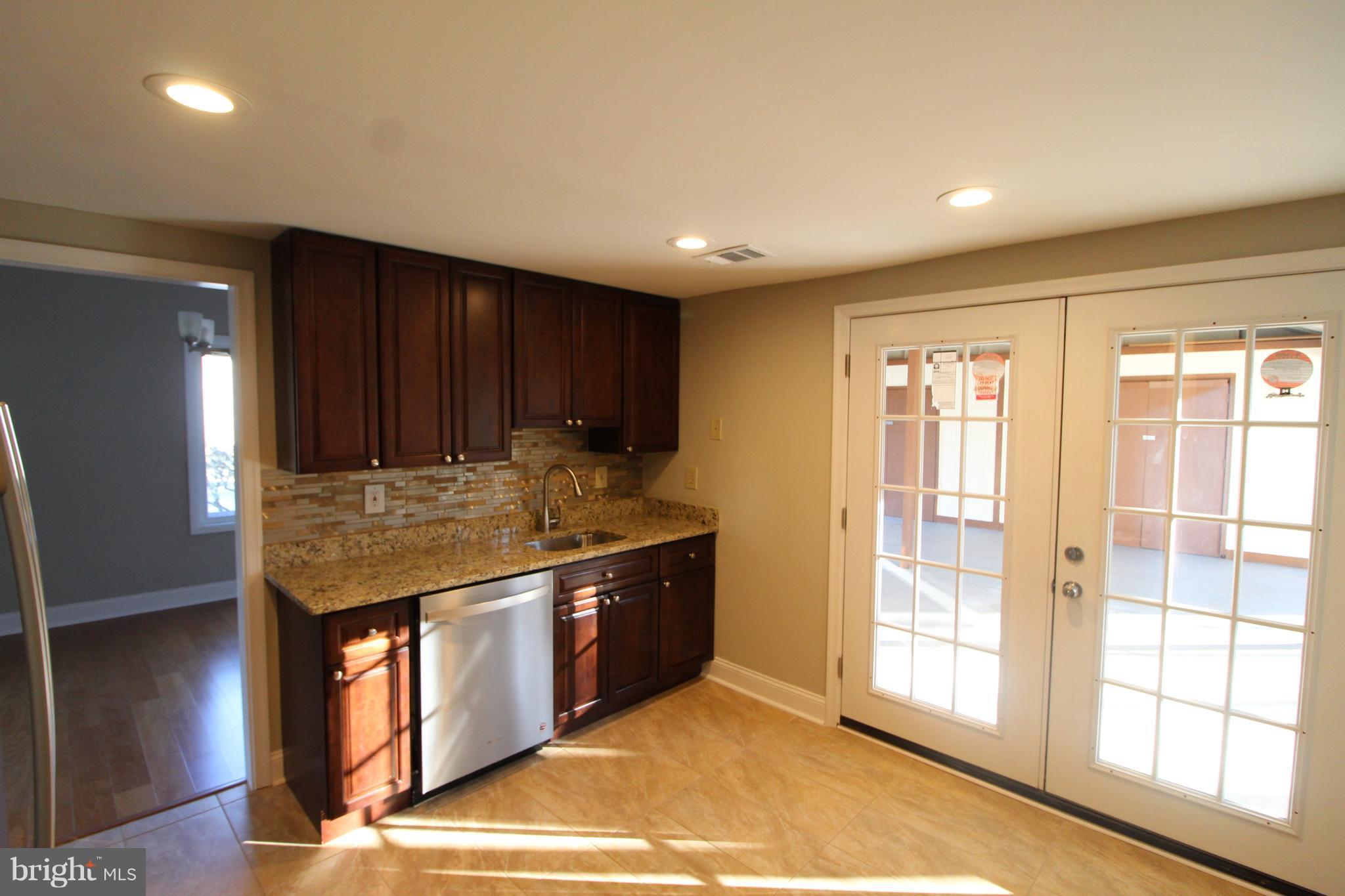 3 Greencastle Road Sterling, VA 20164 - Photo 11 of 23 Kitchen