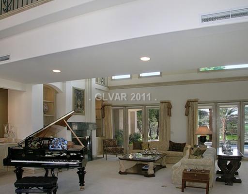 2 Rue Grimaldi Way Henderson, NV 89011 - Photo 3 of 10 Living Room.