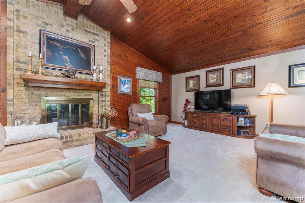 6209 North Raddatz Road Fowlerville, MI 48836 - Photo 3 of 41 Gallery Image 3