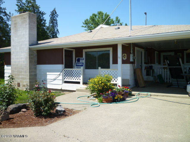 1330 Branch Road Toppenish, WA 98948 - Photo 20 of 22 a front view of a house