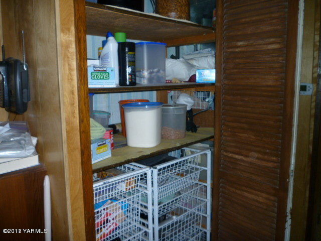 1330 Branch Road Toppenish, WA 98948 - Photo 7 of 22 a picture of a bathroom