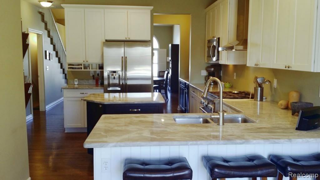 45900 South Stonewood Road, Unit 225 Canton, MI 48187 - Photo 2 of 61 ak1_142136.jpg