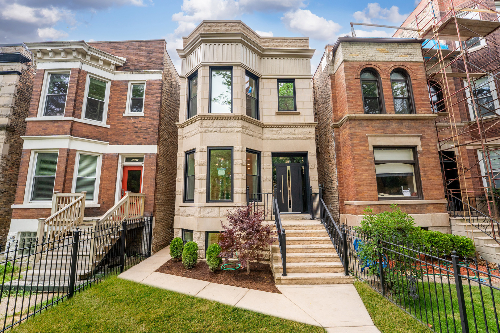1519 West Addison Street Chicago, IL 60613 - Photo 1 of 46 Gallery Image 1