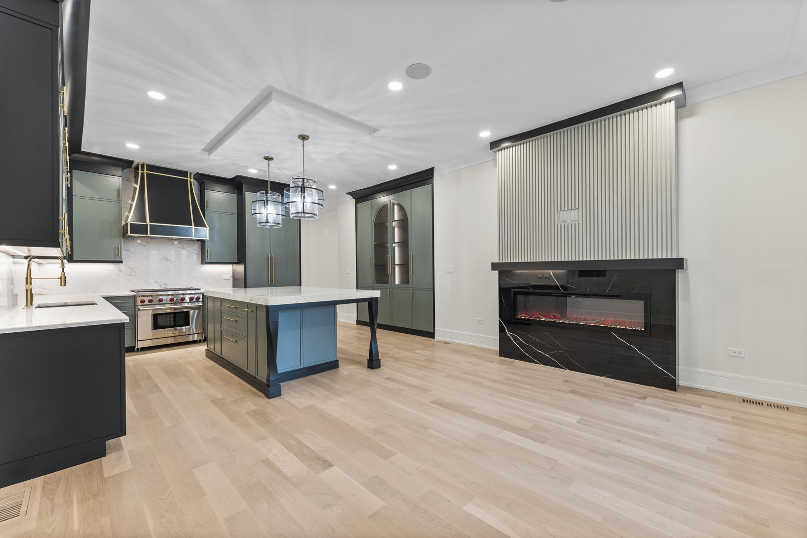 1519 West Addison Street Chicago, IL 60613 - Photo 11 of 46 Gallery Image 11