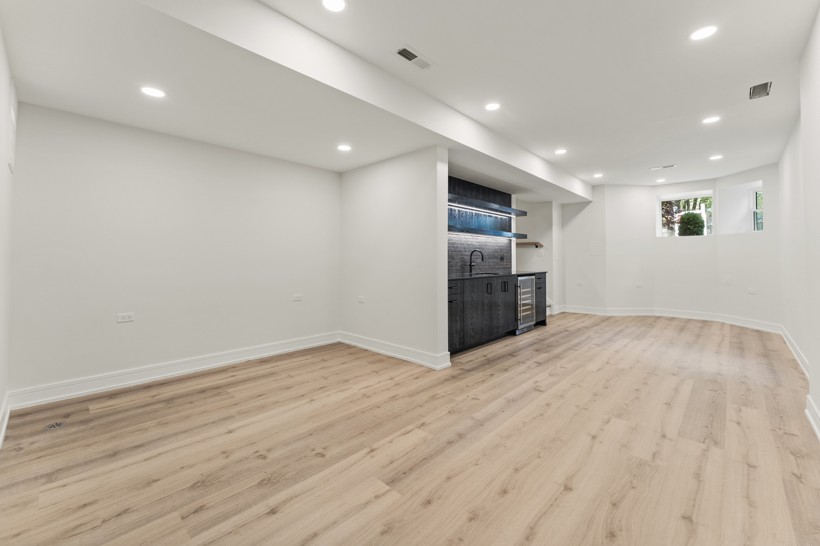 1519 West Addison Street Chicago, IL 60613 - Photo 29 of 46 Gallery Image 29