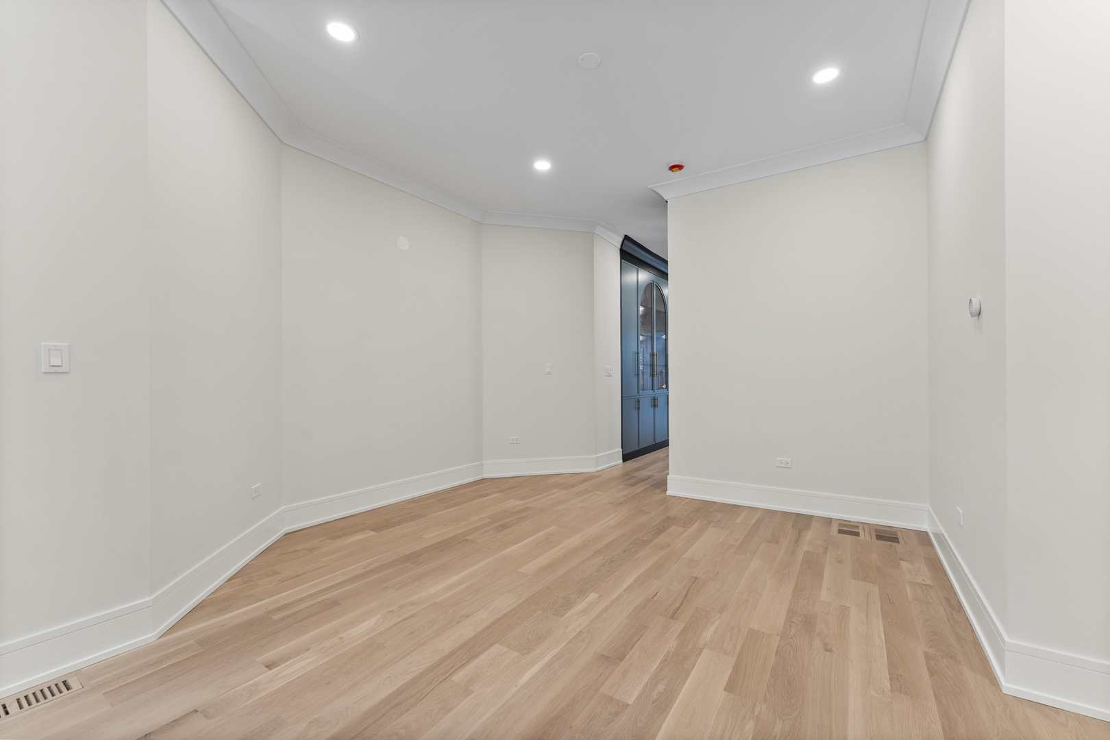 1519 West Addison Street Chicago, IL 60613 - Photo 5 of 46 Gallery Image 5