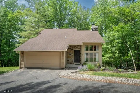 $500,000 | 61 Sandpiper Drive, Hackettstown, NJ 07840