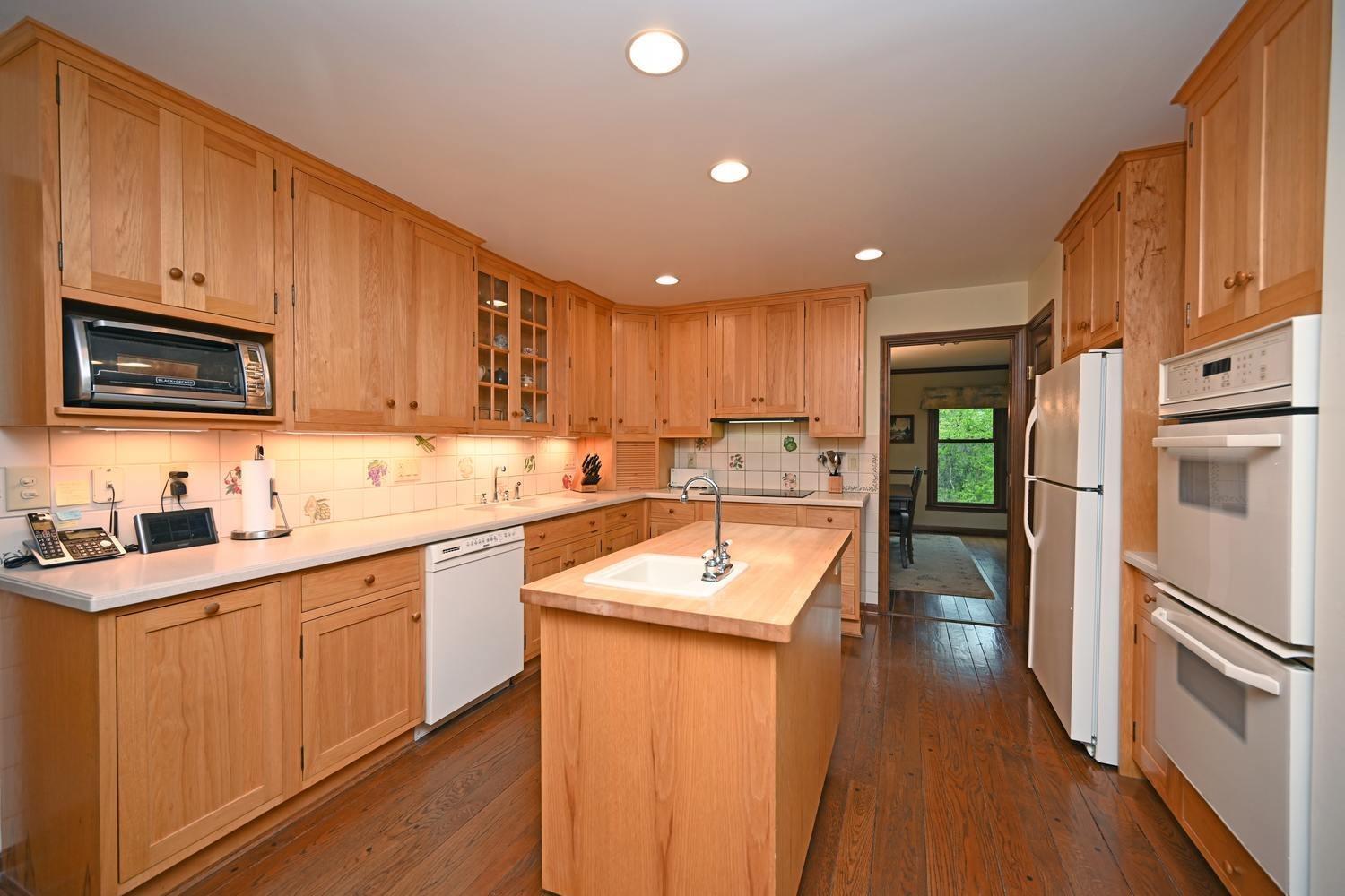 3600 Section Road Amberley, OH 45237 - Photo 6 of 37