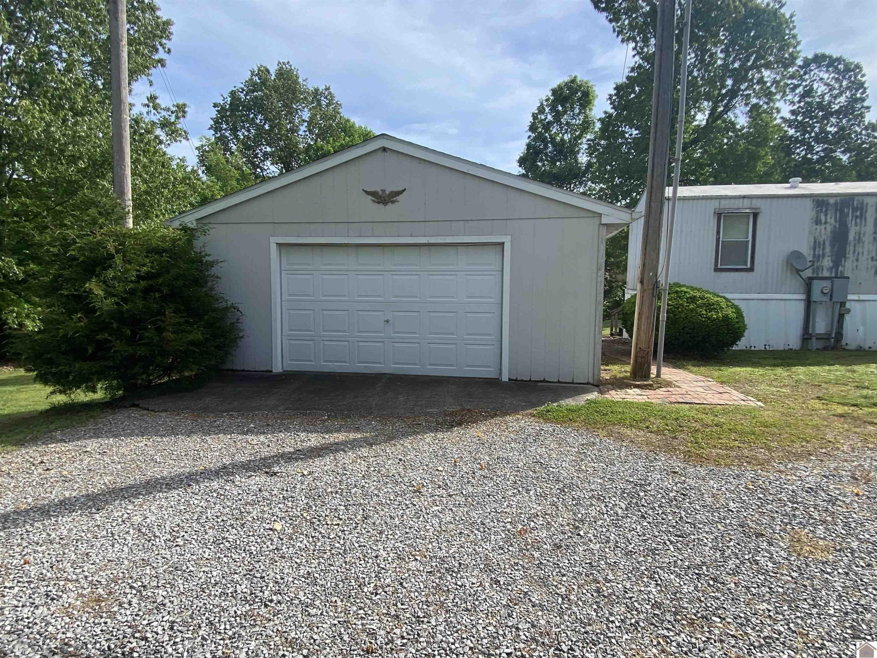 500 B B Hall Road Cadiz, KY 42211 - Photo 3 of 17 Photo 3