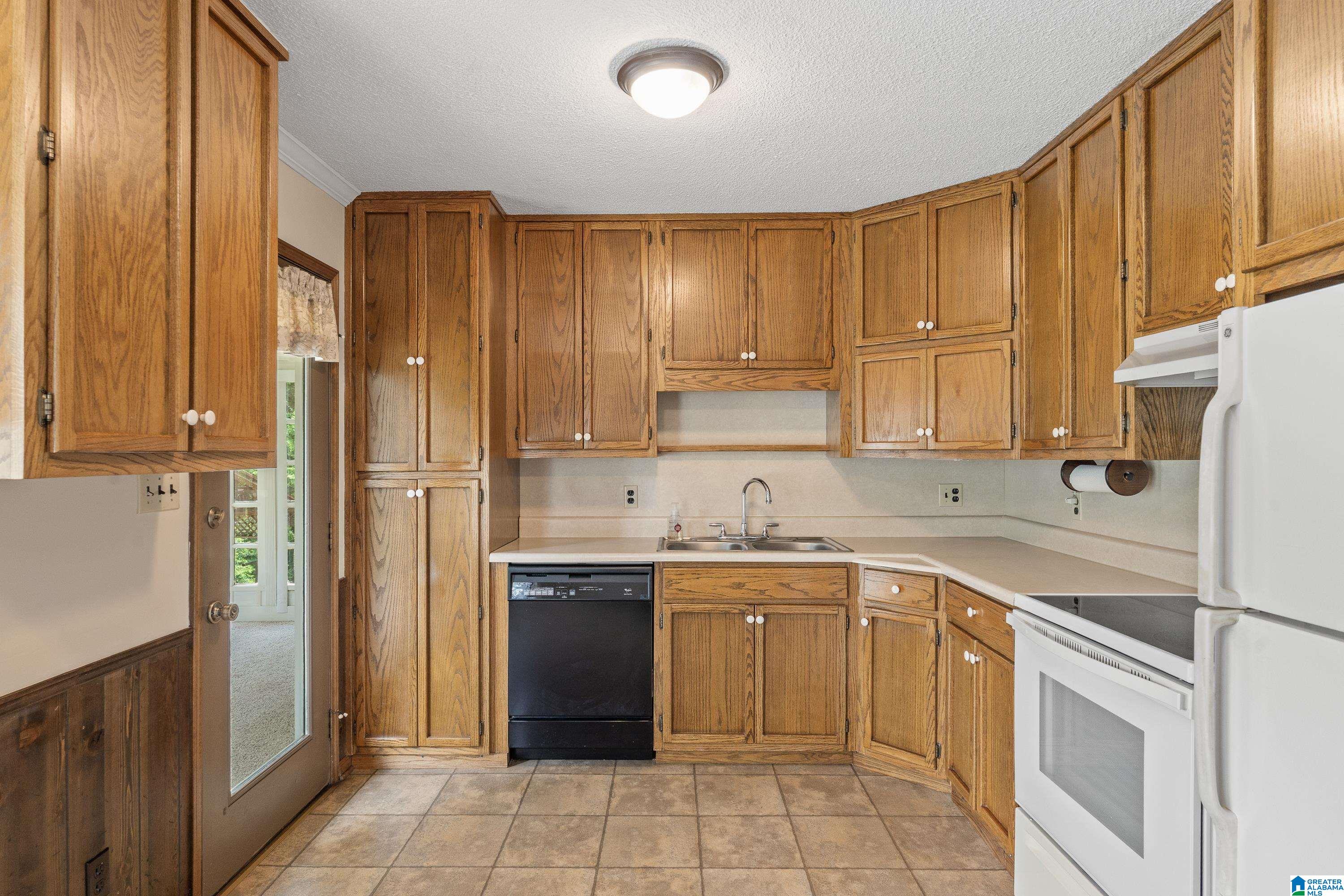 5733 Cooper Road Trussville, AL 35173 - Photo 13 of 53