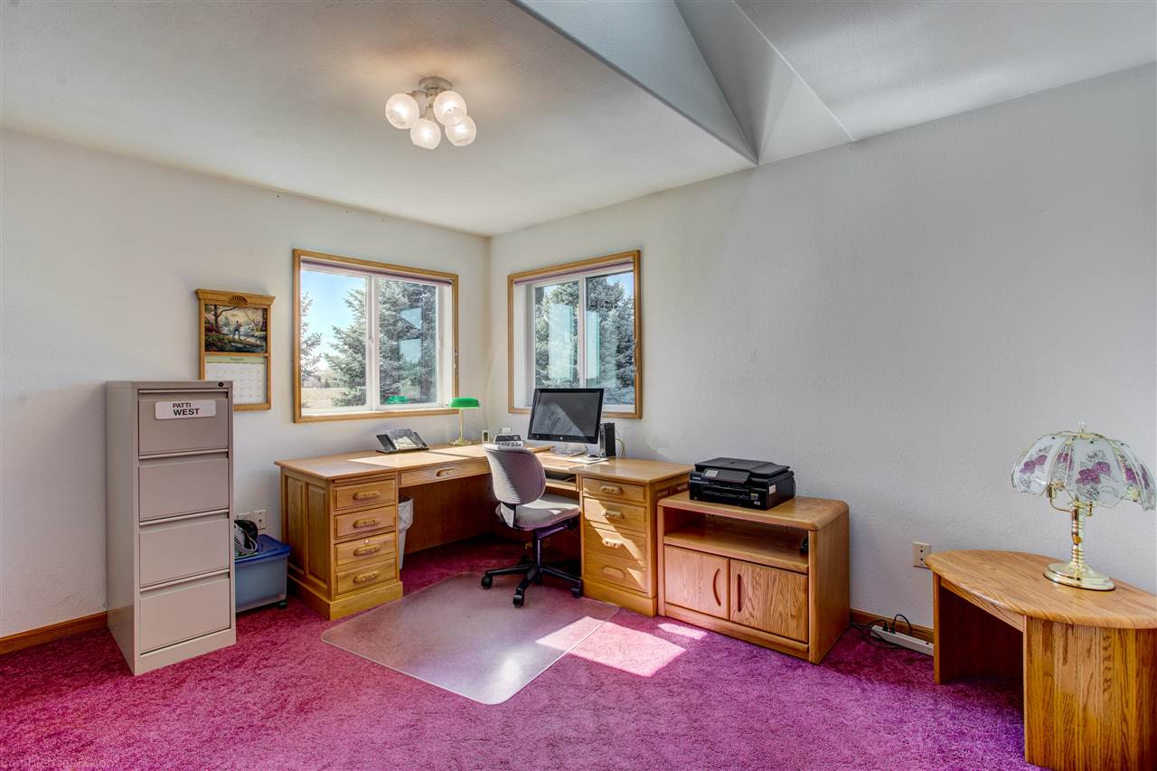 3621 West Smythe Road Cheney, WA 99004 - Photo 18 of 41