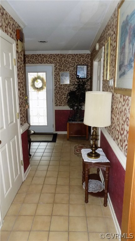 5330 Hopkins Road Richmond, VA 23234 - Photo 19 of 43 Foyer with ceramic tile flooring, chair railing an